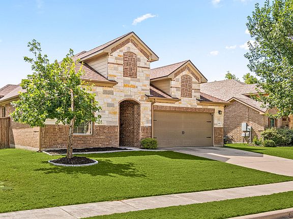 4th image of 608 Purtis Creek Ln