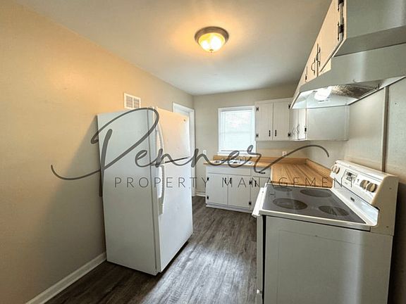 3rd image of 312 NW 22nd Ter #B
