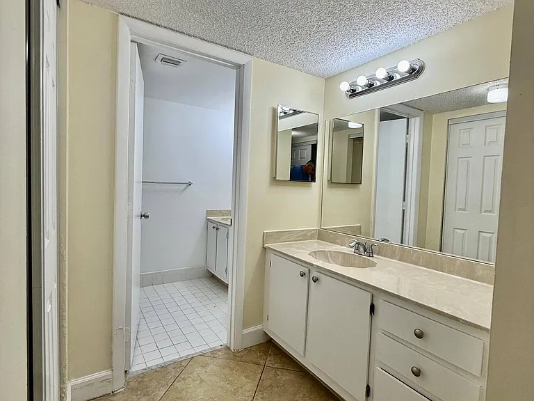 9777 Westview Dr #1113 — Photo 6