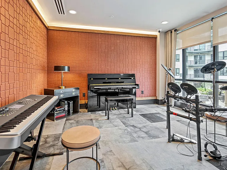 The Harrison — Photo 19