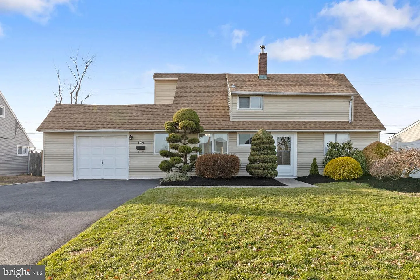 129 Goldengate Rd photo 1