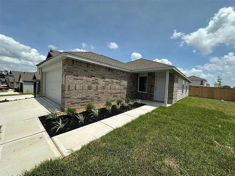15131 Willowater Dr — Photo 27