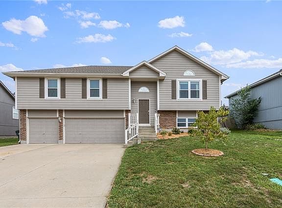 2nd image of 1112 Long Dr