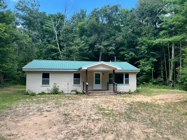 6581 S Pine Ave, Newaygo, MI 49337