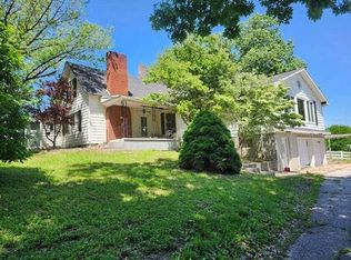 720 W 1st St, Carrollton, MO 64633