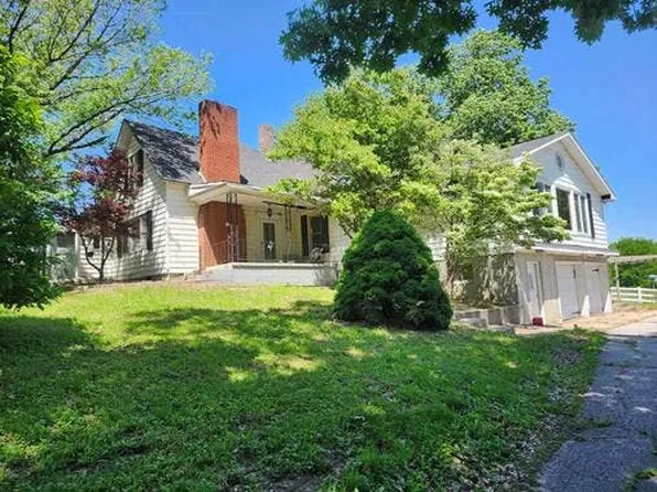 720 W 1st St, Carrollton, MO 64633