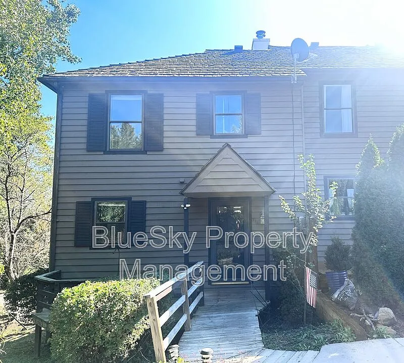 744 Exton Ct photo 1