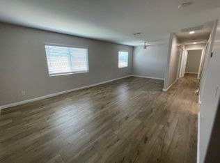 7555 E Country Hill Ln, Anaheim, CA 92808