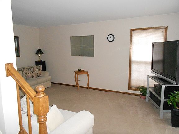 4th image of 125 N Sherwood Cir