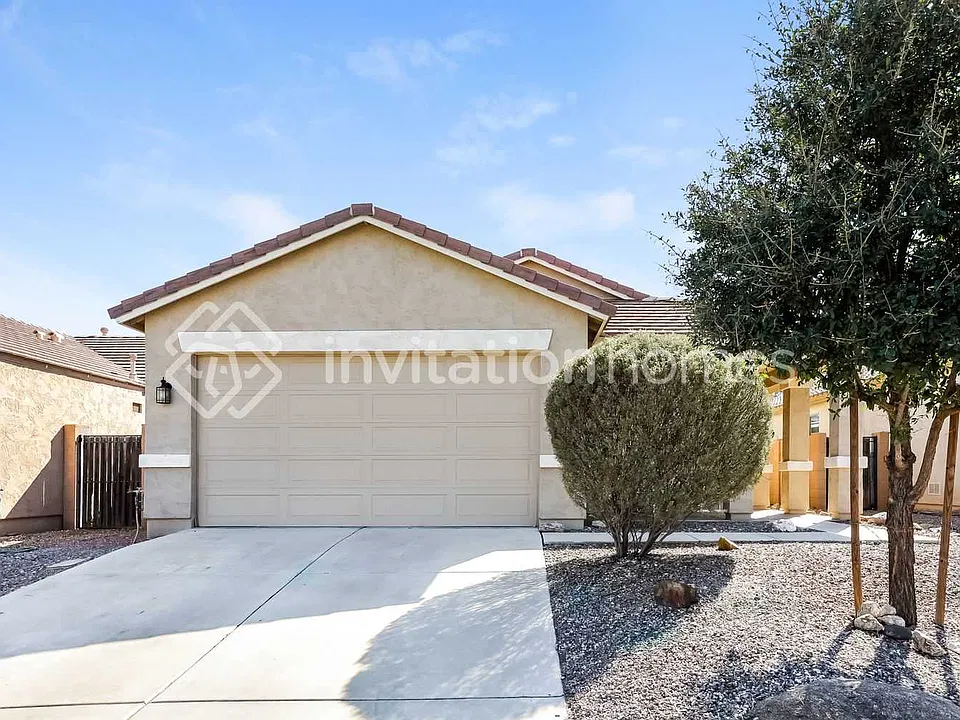 3179 W Belle Ave