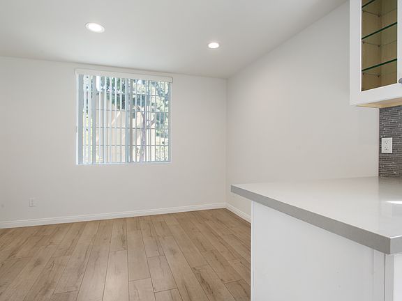 4th image of 1601 Selby Ave APT 305