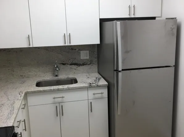 9403 SW 76th St APT Y24, Miami, FL 33173