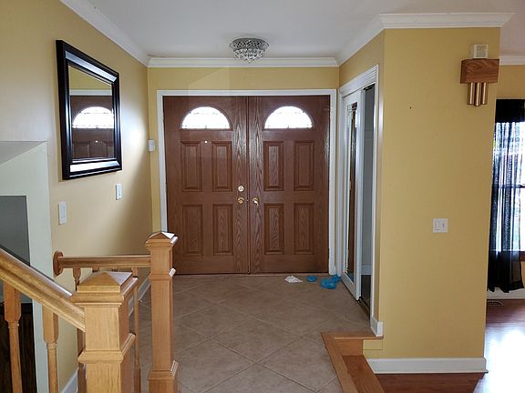 5th image of 1904 N Carlyle Pl