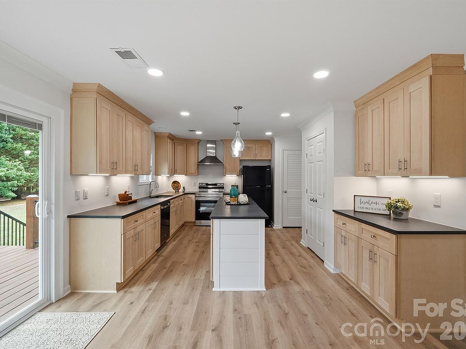 1st image of 7553 Katherine Dr