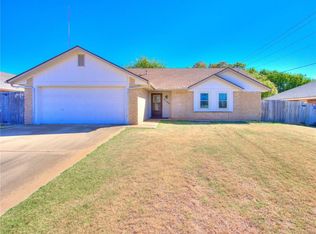 2108 E Hills Dr, Moore, OK 73160