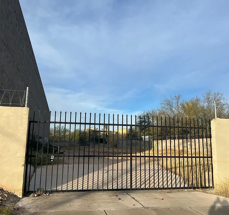1st image of 1135 N Howard Blvd