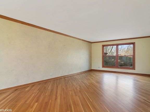 4th image of 1114 Cayuga Dr