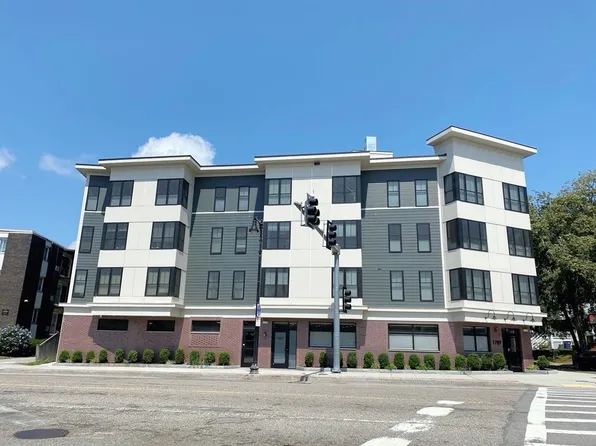 1789 Centre St Unit 403, Boston, MA 02132