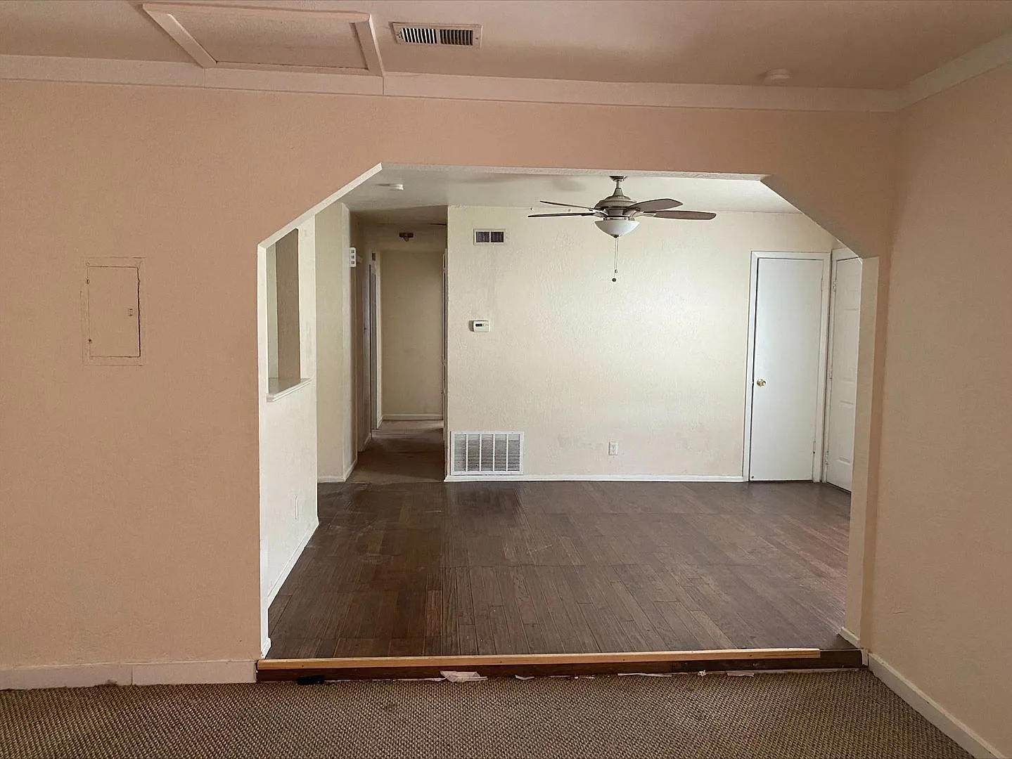 Large home — Photo 4