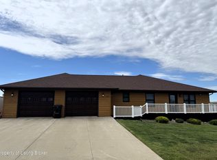 199 11th Ave N, Hettinger, ND 58639