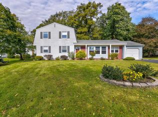 2 Forrest Hill Dr, Howell, NJ