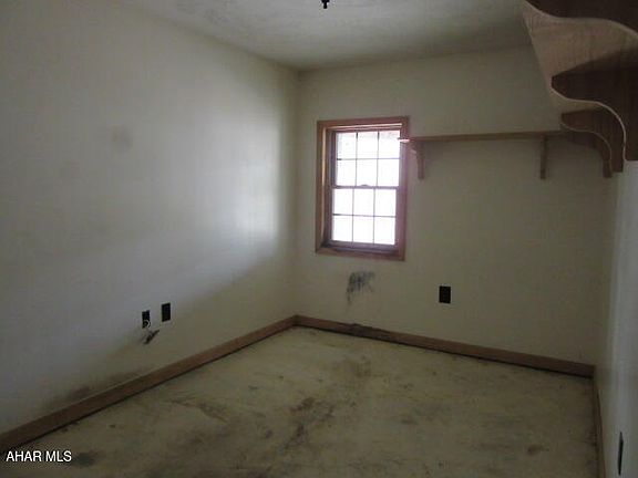 5th image of 5108 Saint Hubert Hollow Rd