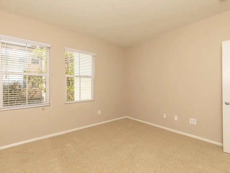 Laurel Vista Apartment Homes — Photo 48