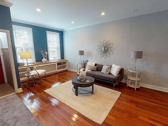 3rd image of 2527 E Somerset St