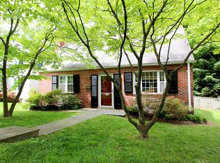 10110 Wildwood Rd, Kensington, MD 20895