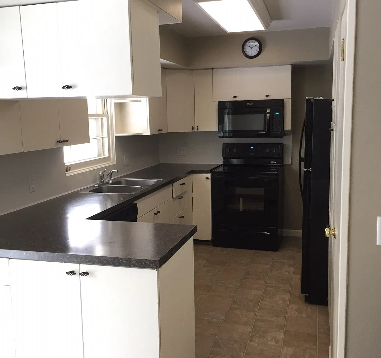 3 bed, 1448 sqft, $1,500 — Photo 2