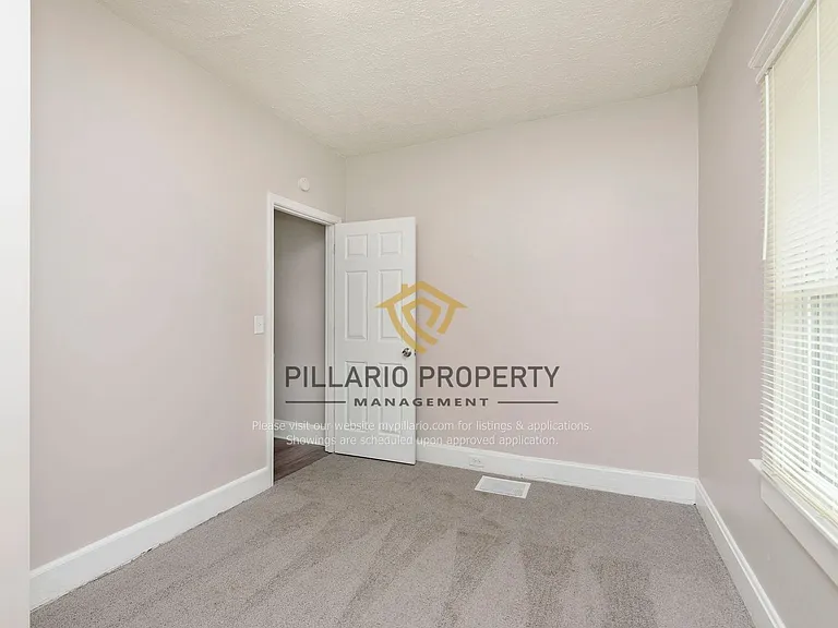 510 N Dearborn St — Photo 16