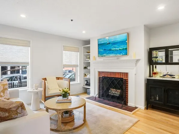 15 Main St APT A, Charlestown, MA 02129