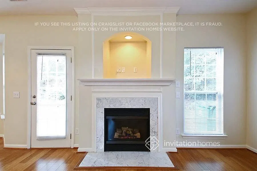 10813 Chamberlain Hall Ct Charlotte, NC 28277 — Photo 2