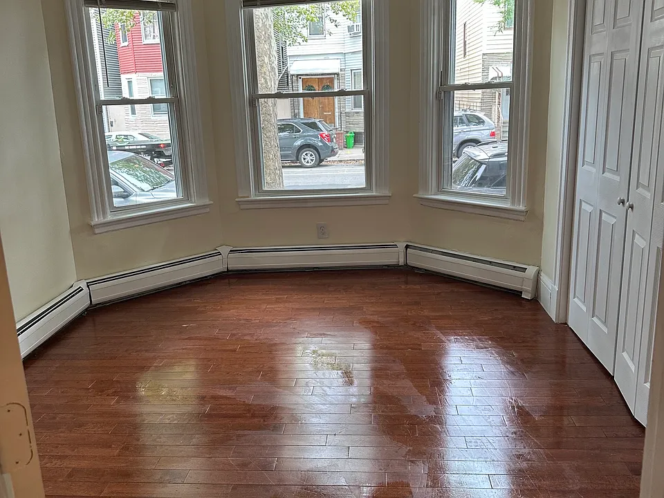 224 Chelsea St #1