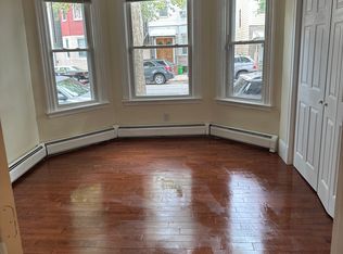 224 Chelsea St #1, Boston, MA 02128