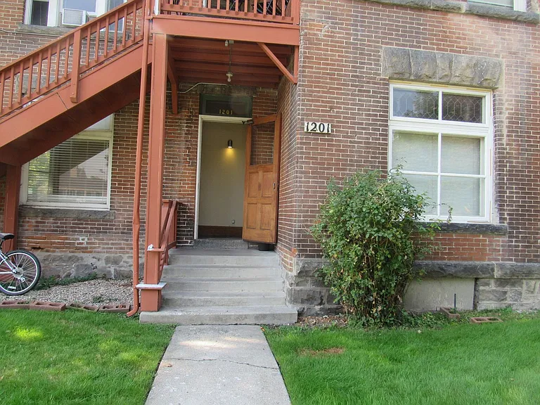 1201 W Washington St — Photo 1