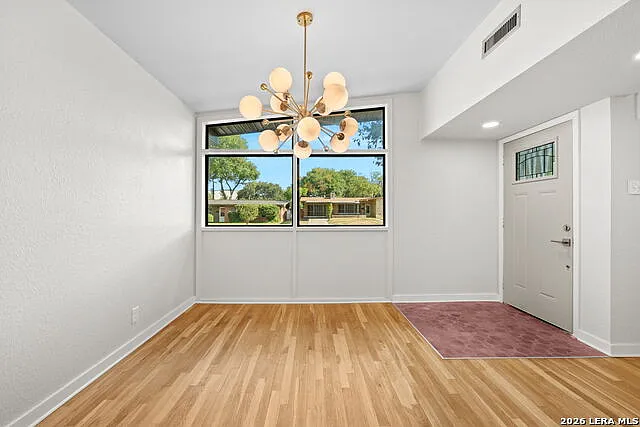 4 bed, 2.0 bath, 1750 sqft, $2,300 — Photo 4