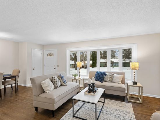 3933 Edgewood Ave N, Crystal, MN 55427