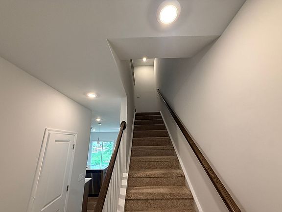 3rd image of 3009 Kingsfield Rd