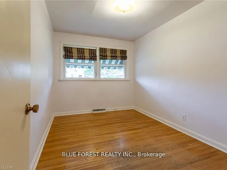 344 McNay St — Photo 9