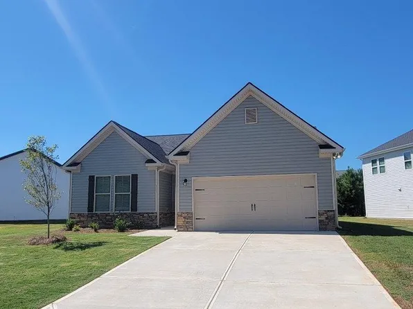 111 Breakwater Way, Perry, GA 31069