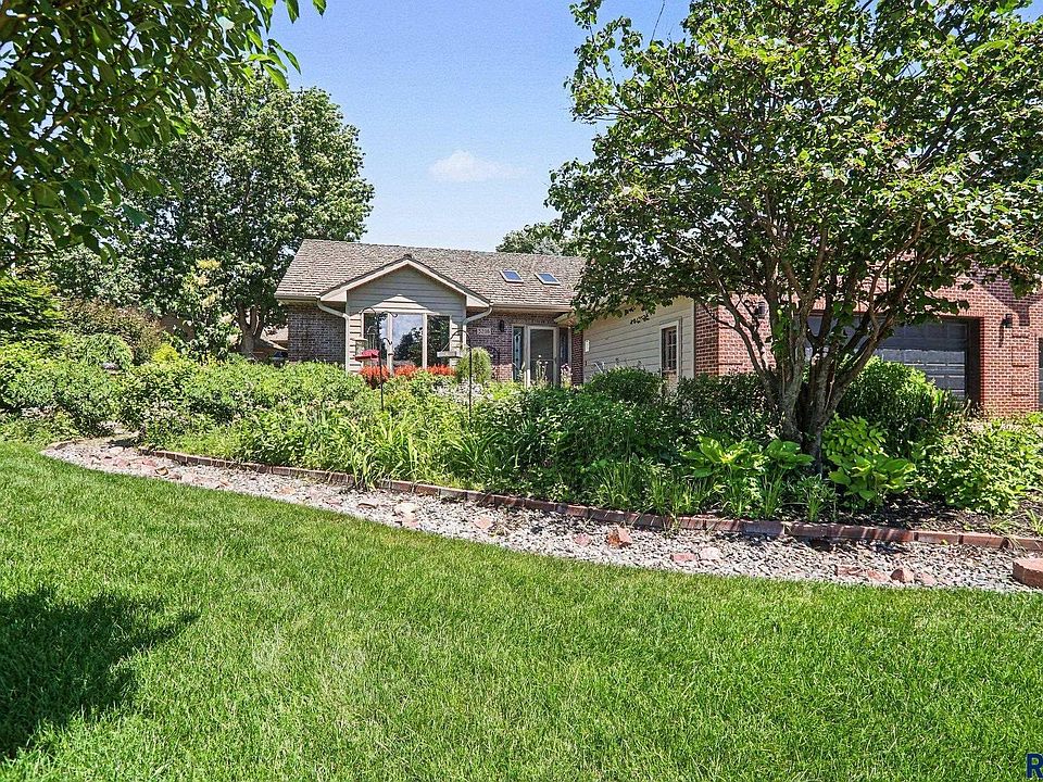 1st image of 5206 S Sweetbriar Ct
