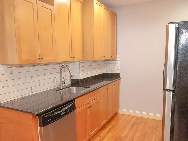 757 Syracuse Ave — Photo 6