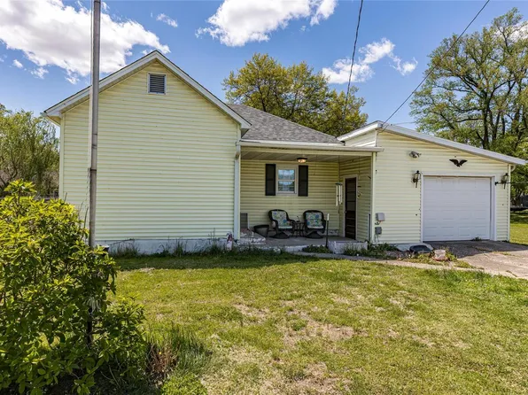 1112 2nd St, Gillespie, IL 62033