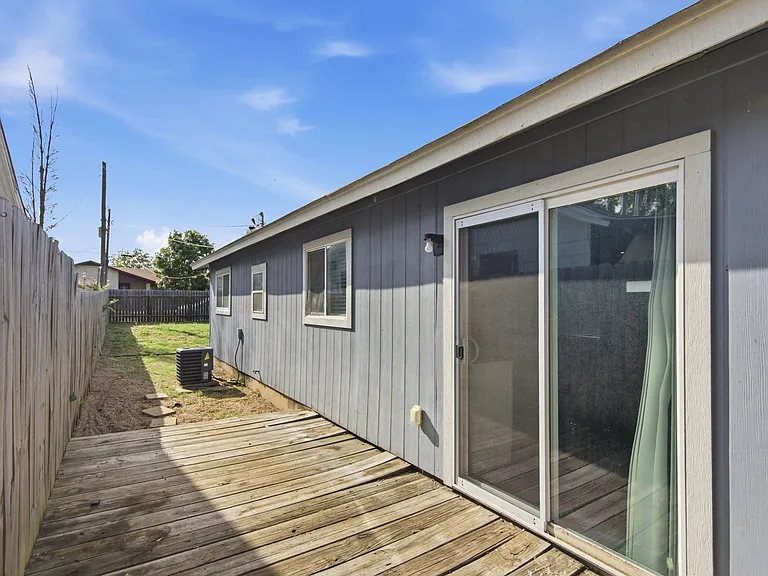 1103 Booker Ave #B — Photo 12