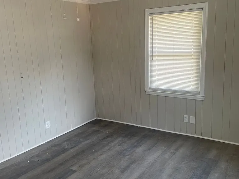 1409 NE 21st St — Photo 7