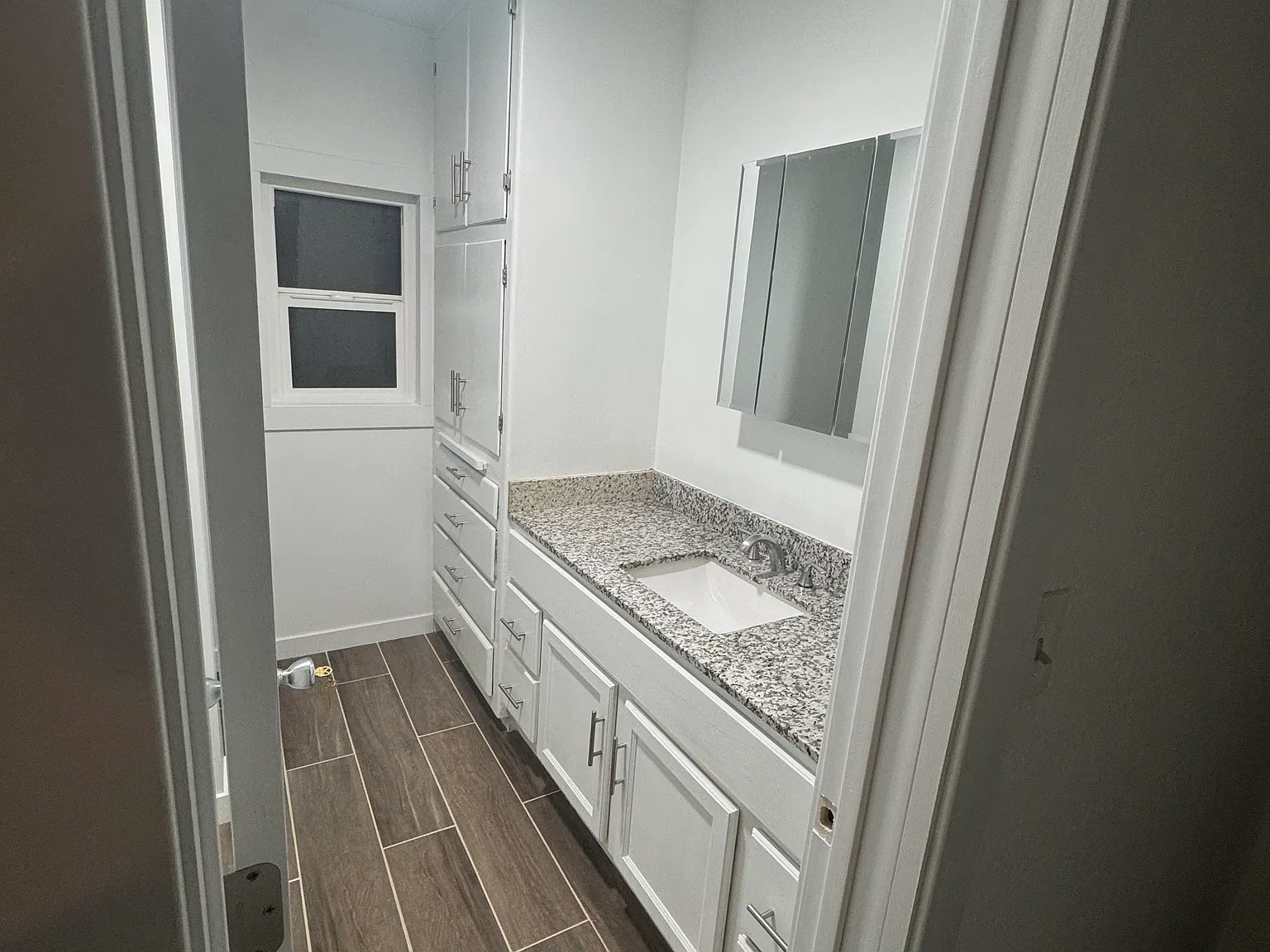 4 bed, 1800 sqft, $4,000 — Photo 3