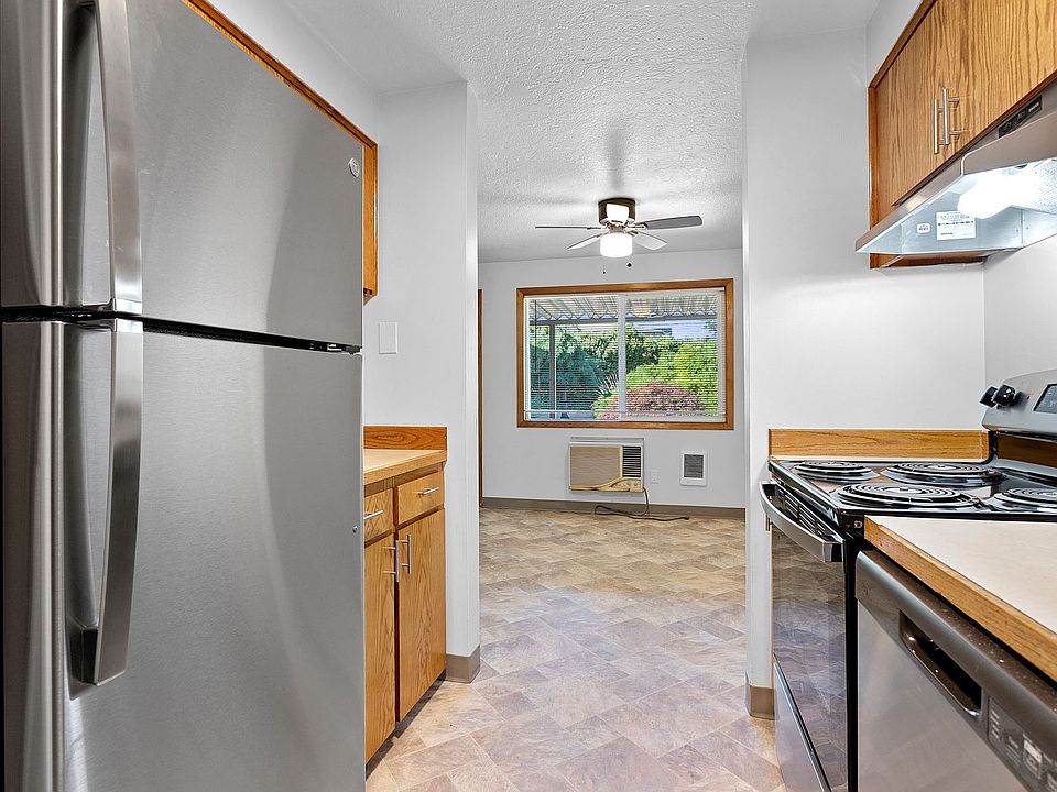 Columbia Vista Apartments CVA12240 12240 NE Siskiyou St Portland