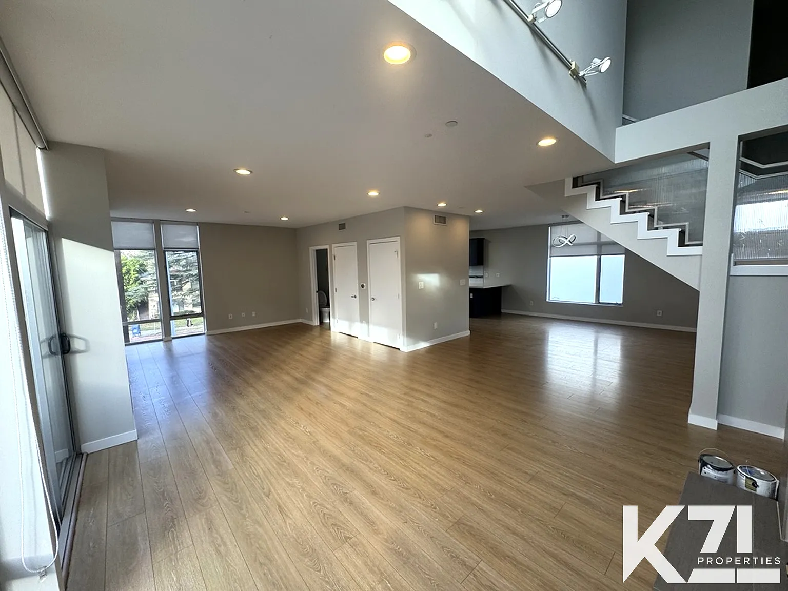 3 bed, 2.5 bath, 1950 sqft, $4,695 — Photo 4