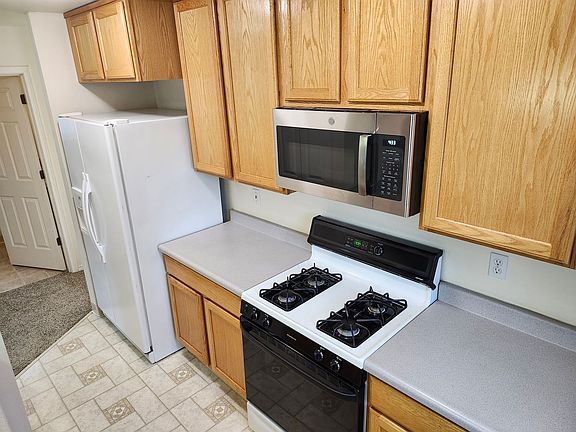 2nd image of 705 Pearl Dr #B